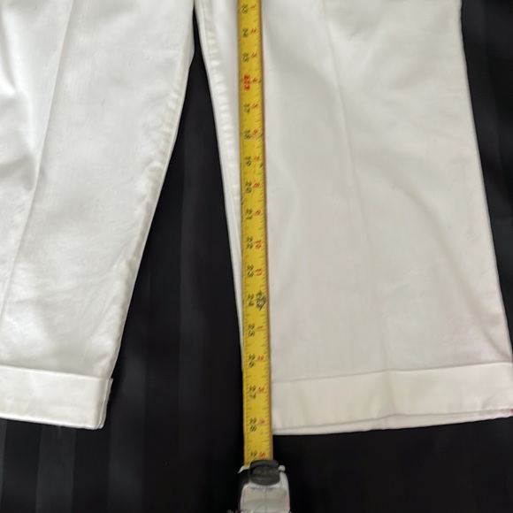 Larry Levine Petite White Capri Pant. Size 10P - Picture 8 of 11
